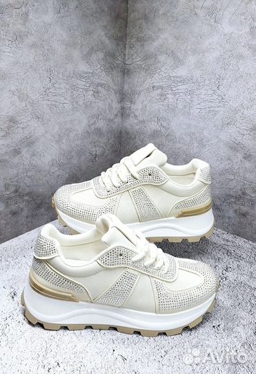 Кроссовки женские летние