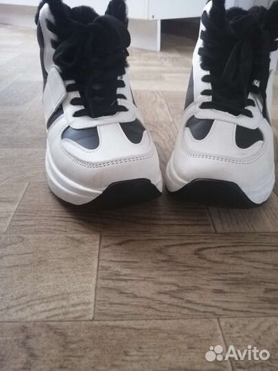 Кроссовки зимние, можно и весной носить