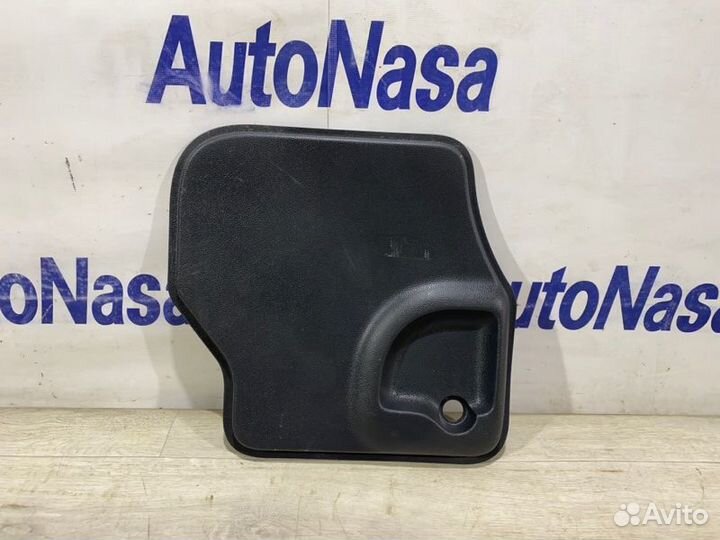 Обшивка двери багажника правая LADA Largus