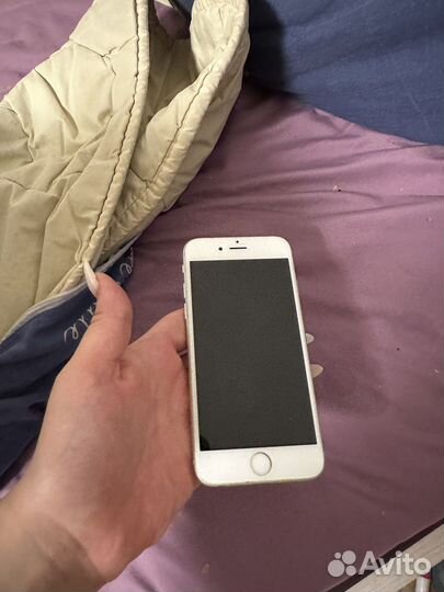 Телефон iPhone 6