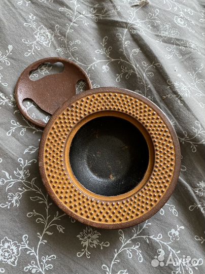 Редкая пепельница-курильница. Япония. Чугун