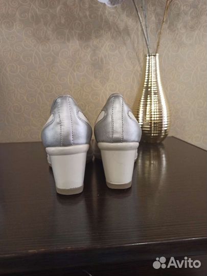 Туфли женские 37 размер