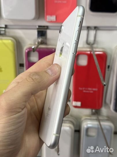 iPhone Xr, 64 ГБ