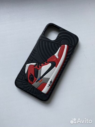 Чехол для iPhone 11 с кроссовком Nike