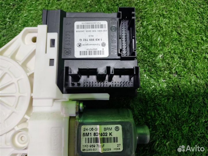 Мотор стеклоподъёмника передний правый volkswagen