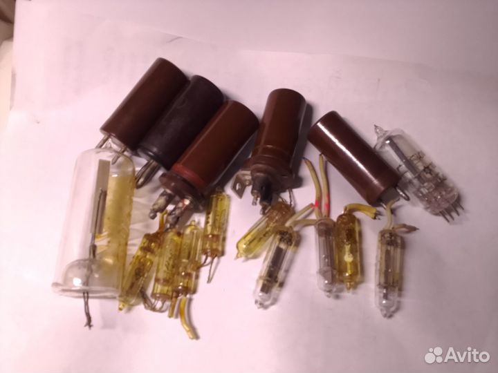 Кварцевые резонаторы и пьезо и кварцевые фильтры