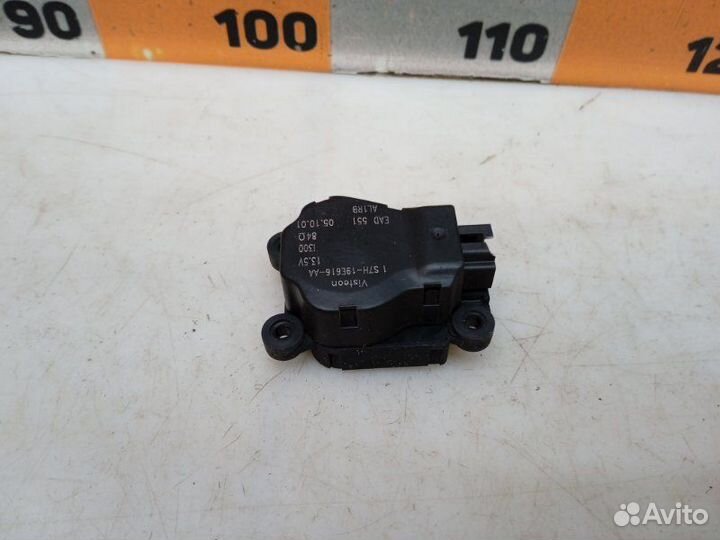 Моторчик заслонки отопителя Ford Mondeo 3 2.0 2001