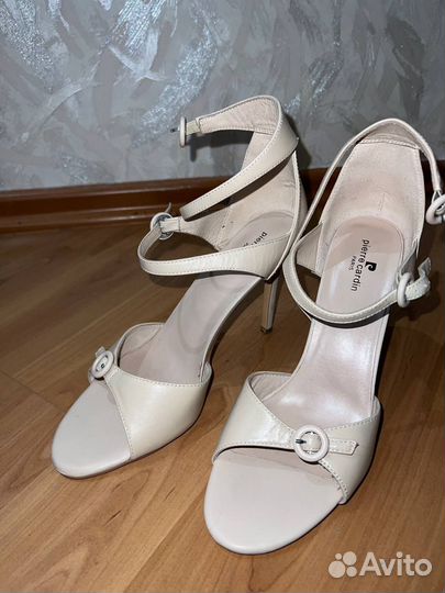 Отдам женскую обувь