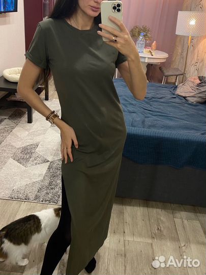 Платья листайте