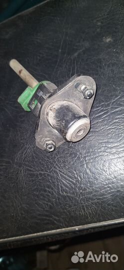 Личинка замка багажника Ford Escort 5