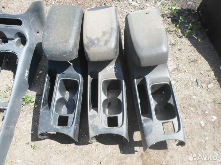 Центральная консоль / тоннель лансер 9