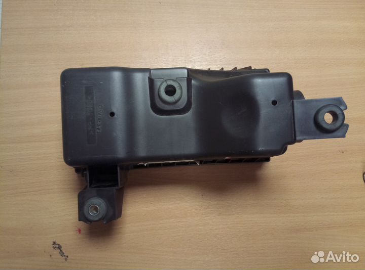 Корпус фильтра Mitsubishi Colt (Z3) 2003-2012