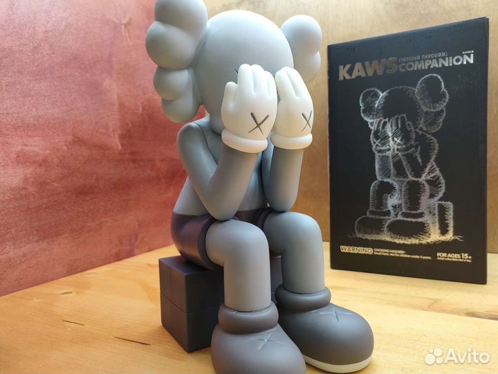 Kaws фигурка Кавс большая 28см Passing Through