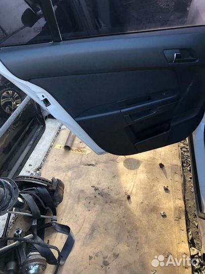 Дверная обшивка на опель астра Н седан