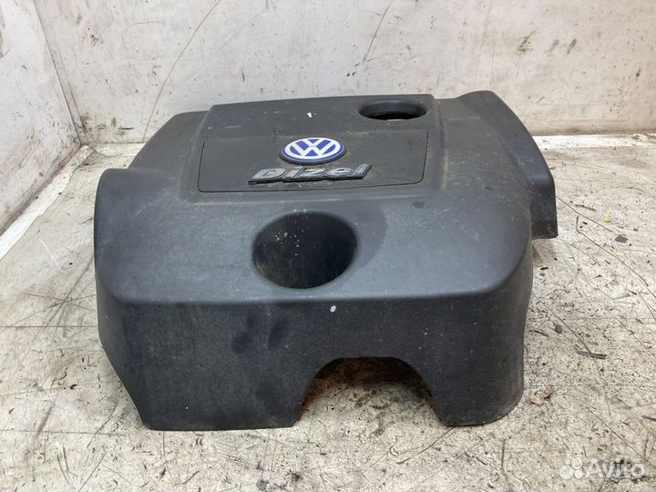 Накладка декоративная на двигатель Volkswagen Bora