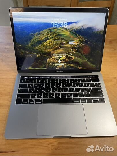 Apple MacBook Pro 13 retina touch bar muhn2