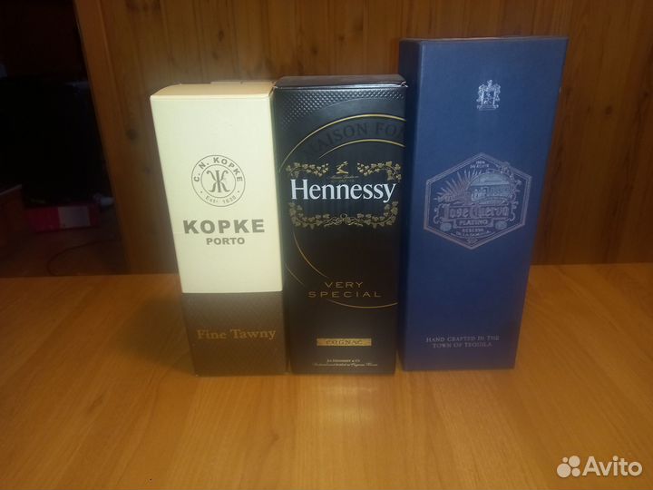 Коробки из под коньяка, пива и вина