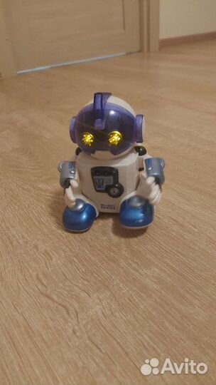 Робот на батарейках