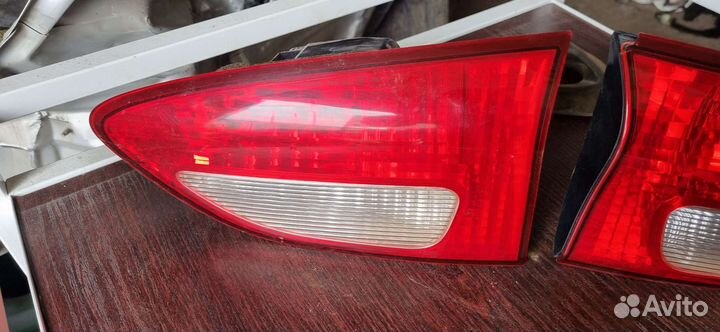 Фонарь правый в крышку Subaru Tribeca 2004-2007