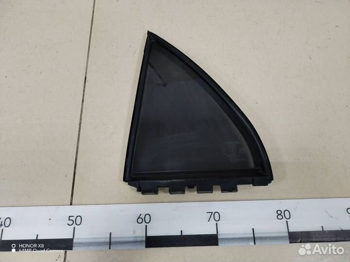 Стекло двери задней левой форточка Toyota Corolla