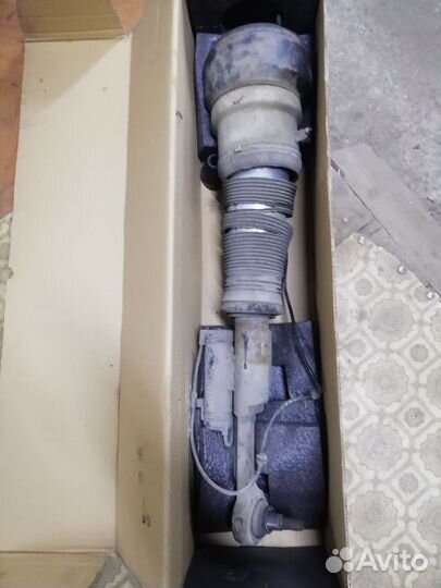 Передняя пневмо стойка мерседес c класс W 221