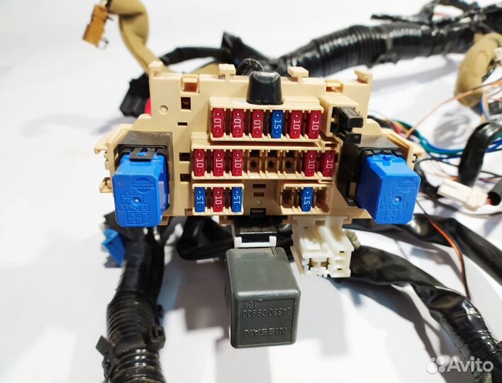 Проводка под панель на Nissan Tiida C11