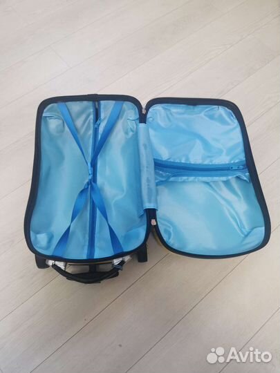 Детский чемодан машинка на колёсиках