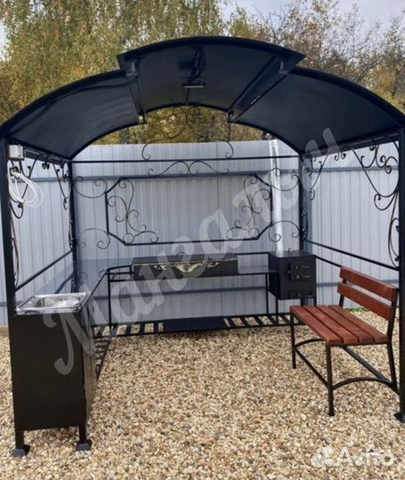Мангал с крышей