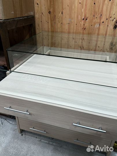 Шкаф витрина бу