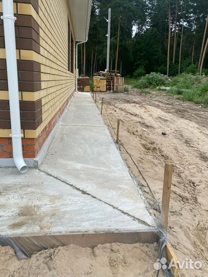 Заливка отмостки под ключ. Бетонные работы