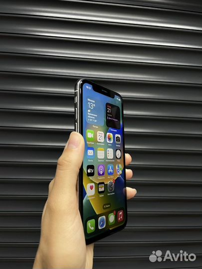 iPhone X, 64 ГБ