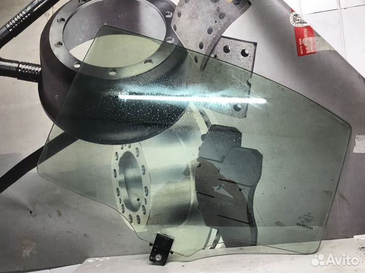 Стекло двери заднее левое Mercedes-Benz S-Class