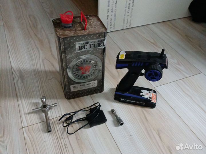 Машинка на радиоуправлении с двс