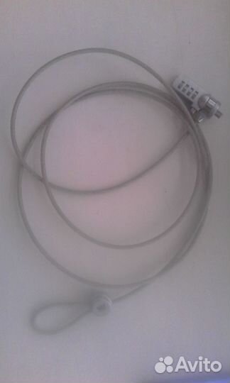 Металлический шнур для ноутбука