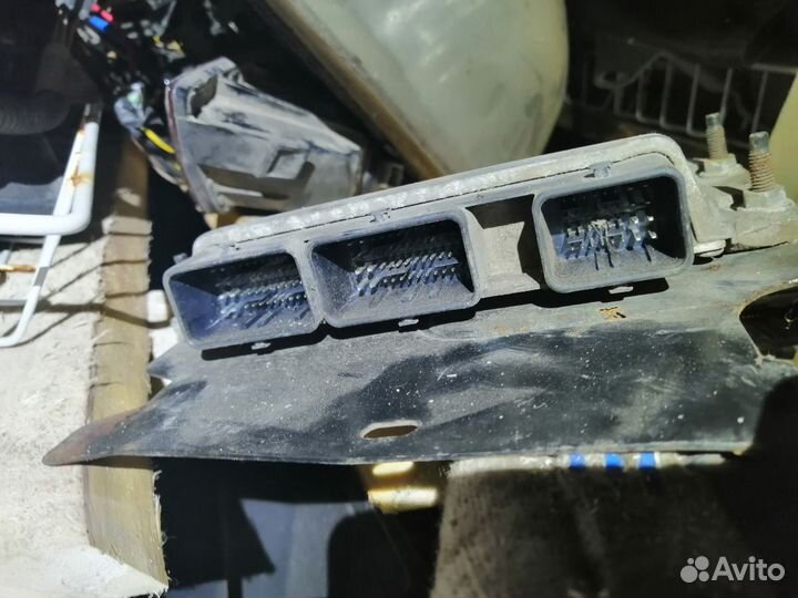 Блок управления двигателем Рено 1.6 Меган