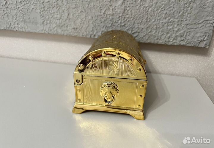 Золотой сундук шкатулка коробка ящик