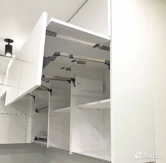 Кухонный гарнитур угловой