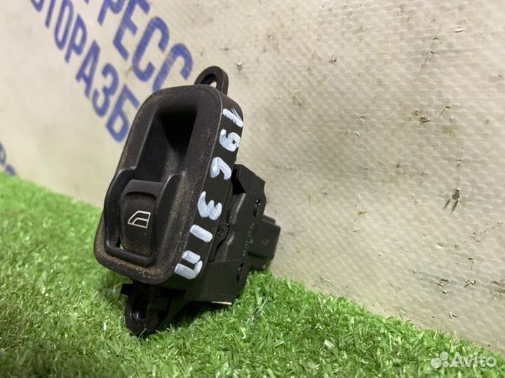 Кнопка стеклоподъемника задняя правая Volvo S40