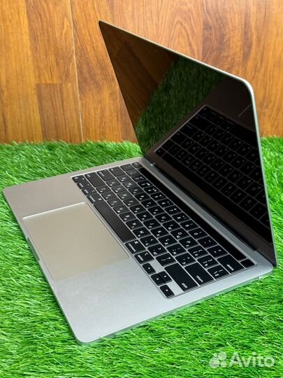 MacBook Pro 13 2020 M1 / 8 / 512 / Silver