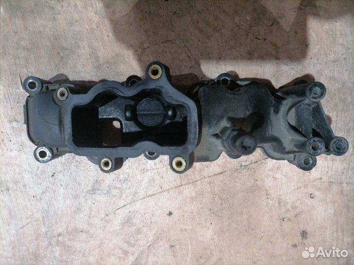 Впускной коллектор правый Audi Q7 внедорожник 3.0