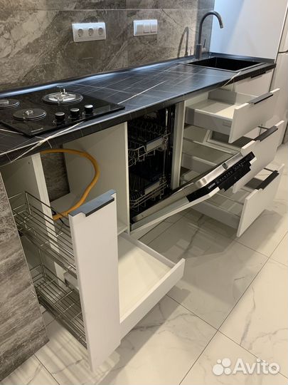 Кухни на заказ (реальная цена)кс07 30923