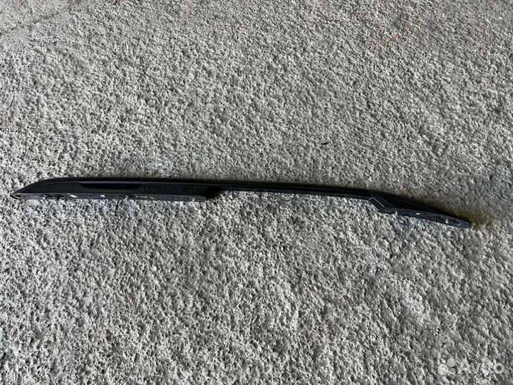 Рейлинг (планка на крышу) правый Renault Duster