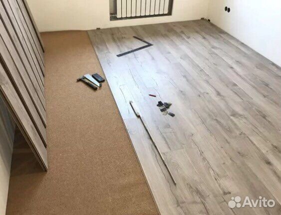 Укладка ламината, поклейка обоев