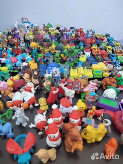 Игрушки из Киндер сюрпризов