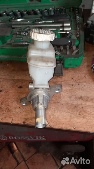 Главный тормозной цилиндр l200/MPS2