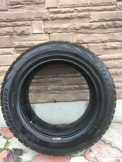 Bridgestone Blizzak WS-60 215/55 R16 93R