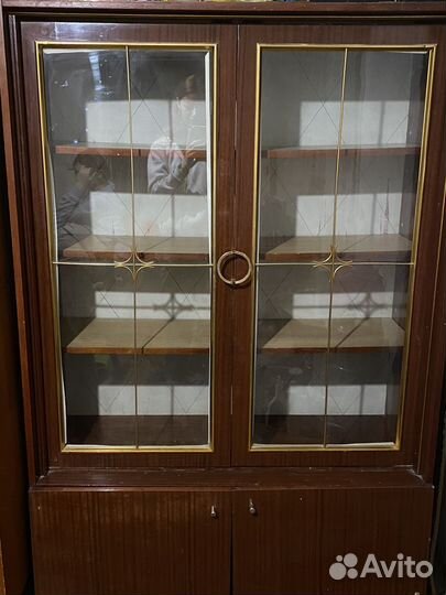 Книжный шкаф старинный