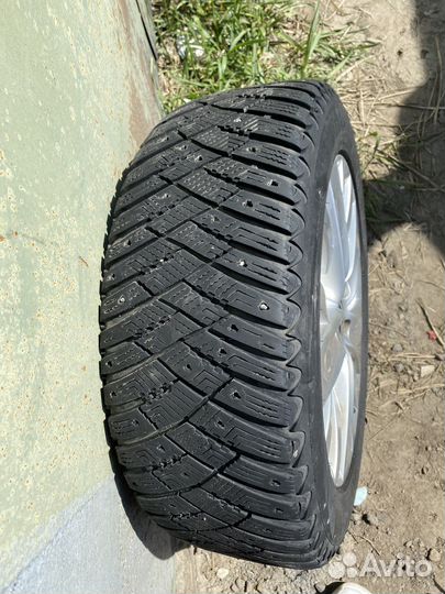Goodyear Ultragrip Ice Arctic 205/55 R16 94T
