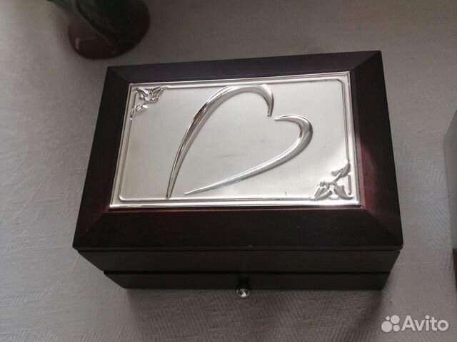 Шкатулка для ювелирных украшений