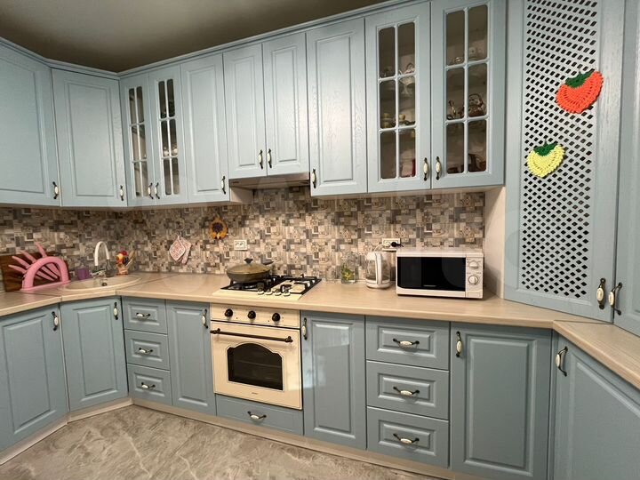 2-к. квартира, 54 м², 2/18 эт.